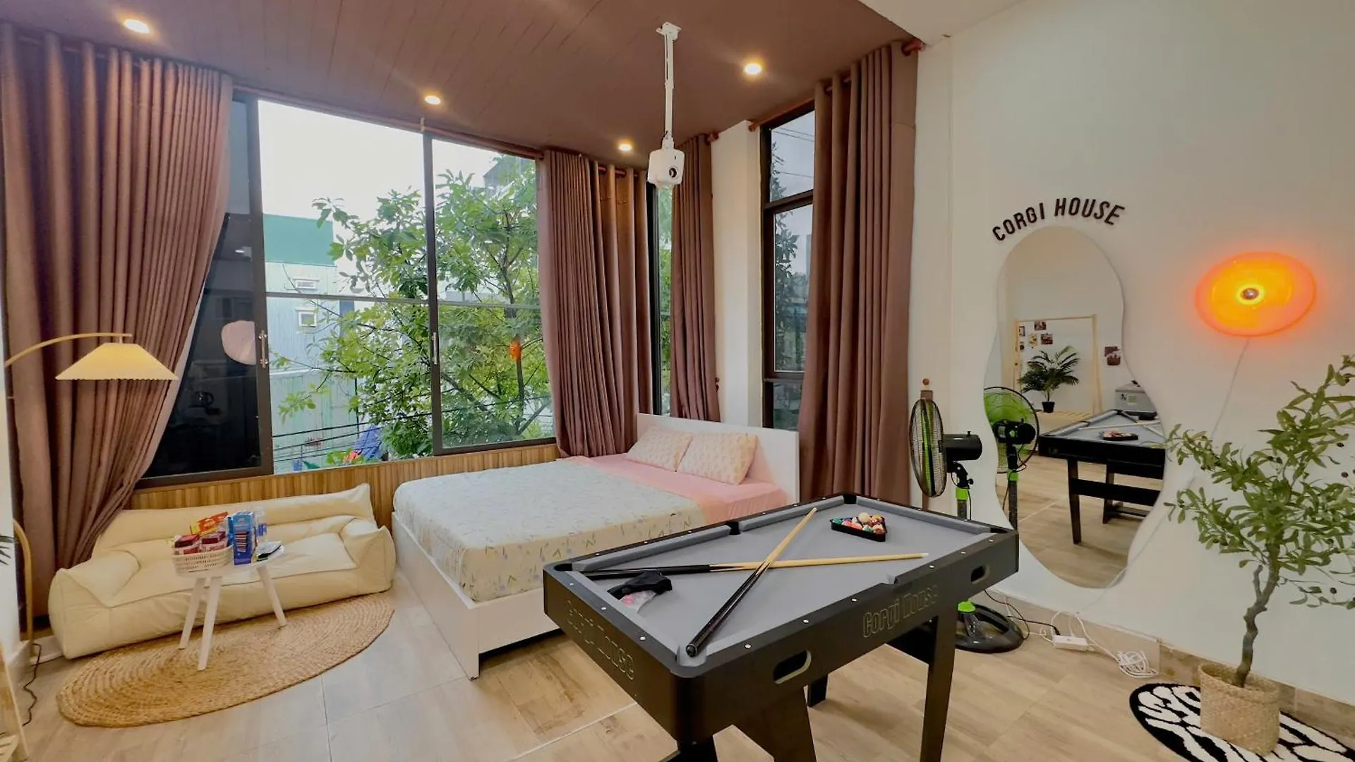 Homestay Corgi House Beachstay Danang
